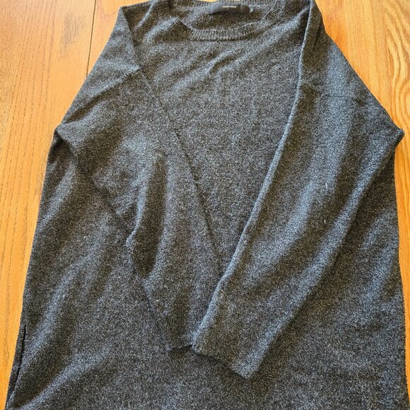 Black sweater - Picture 5 of 5